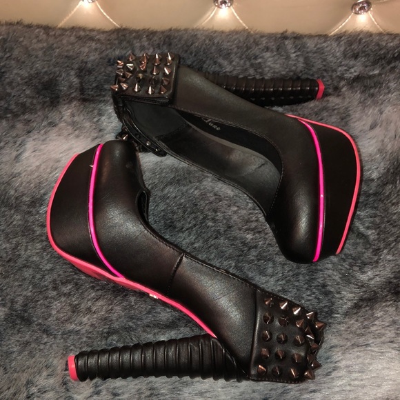 Qupid Shoes - Qupid Luxe Pumps